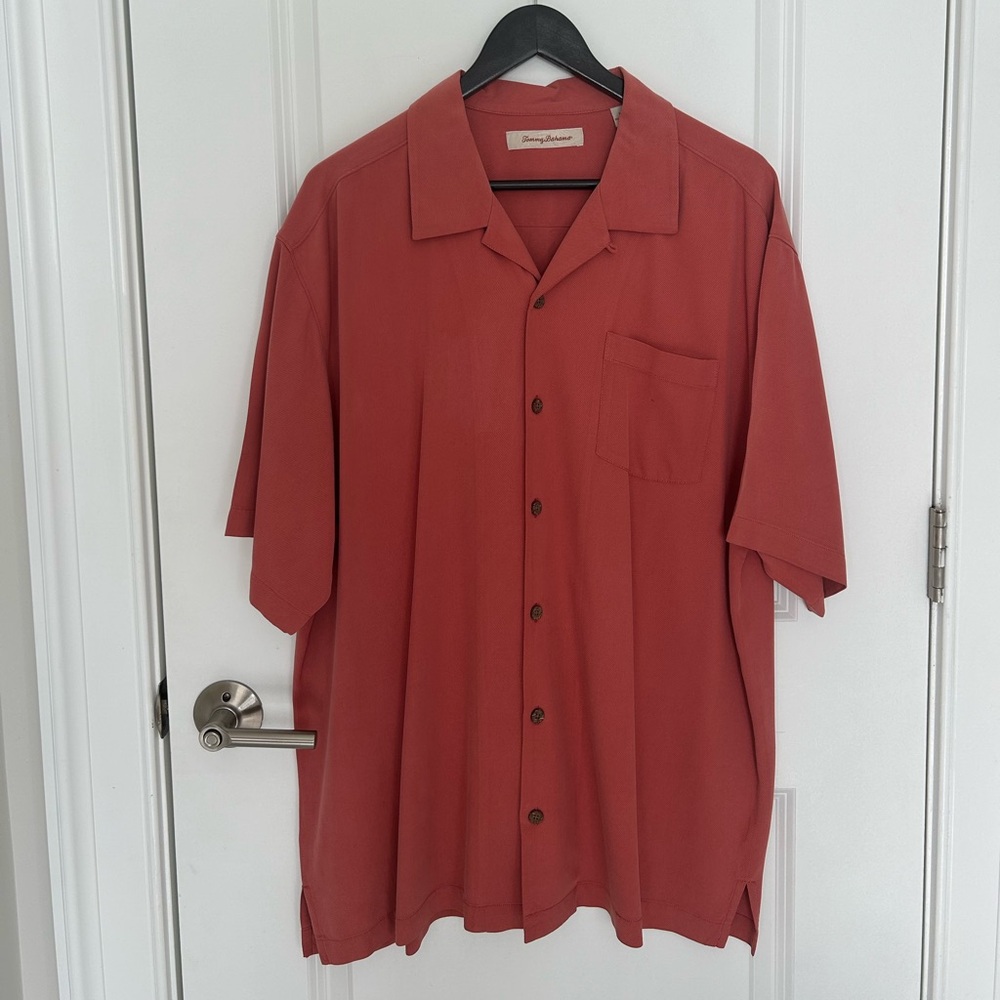 Tommy Bahama Mens 100% Silk Button Down Shirt